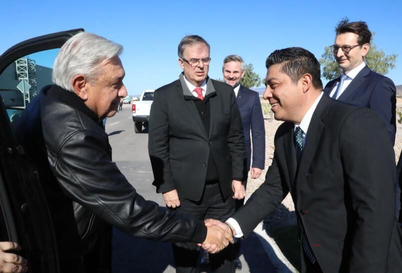 AMLO reconoce a Ricardo Gallardo como un buen promotor de inversión para San Luis Potosí.