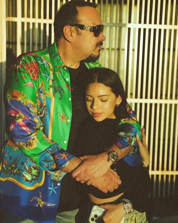 Pepe Aguilar y Ángela Aguilar.