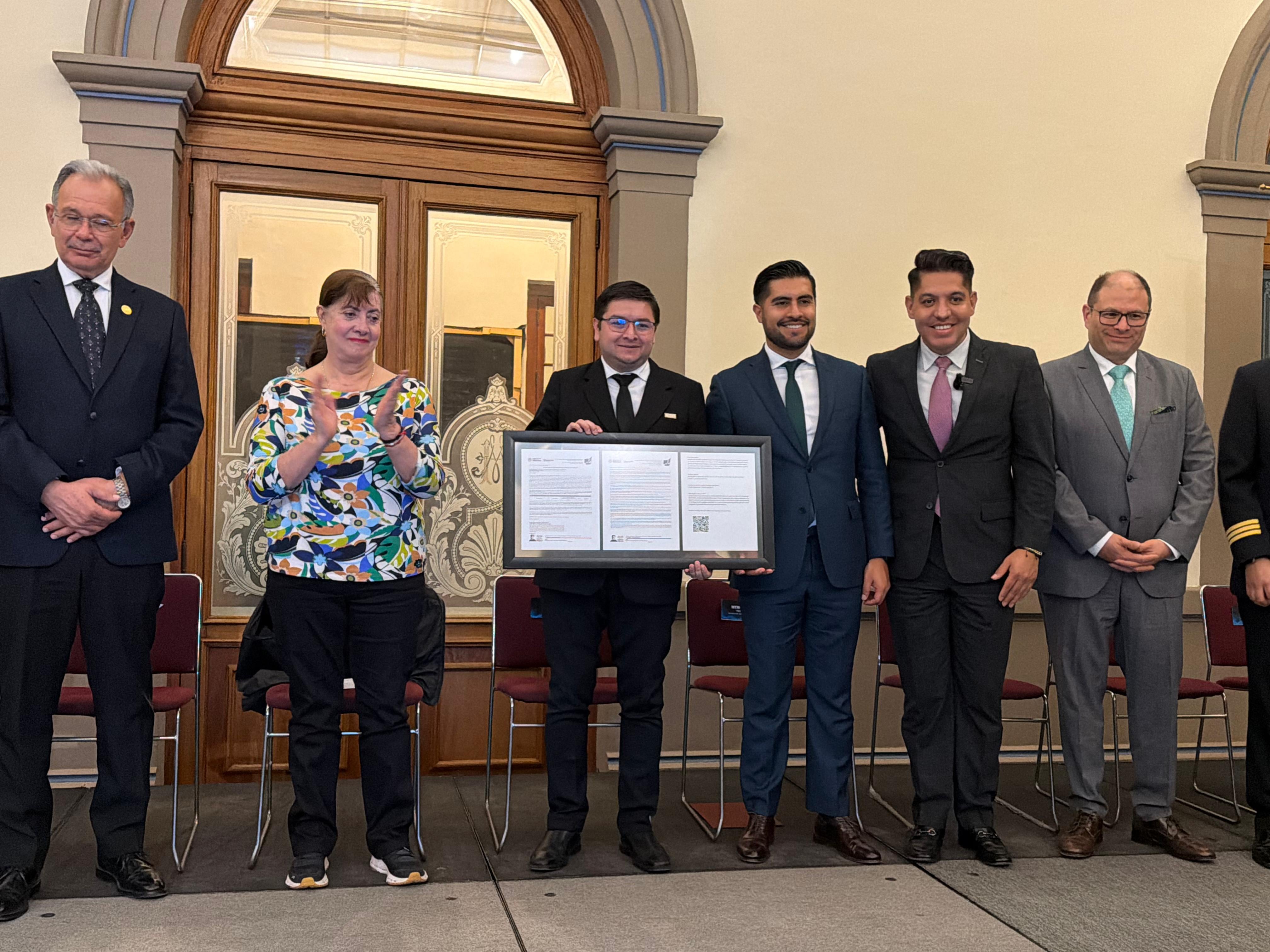 Presentación oficial de la “Licenciatura en Piloto Aviador”