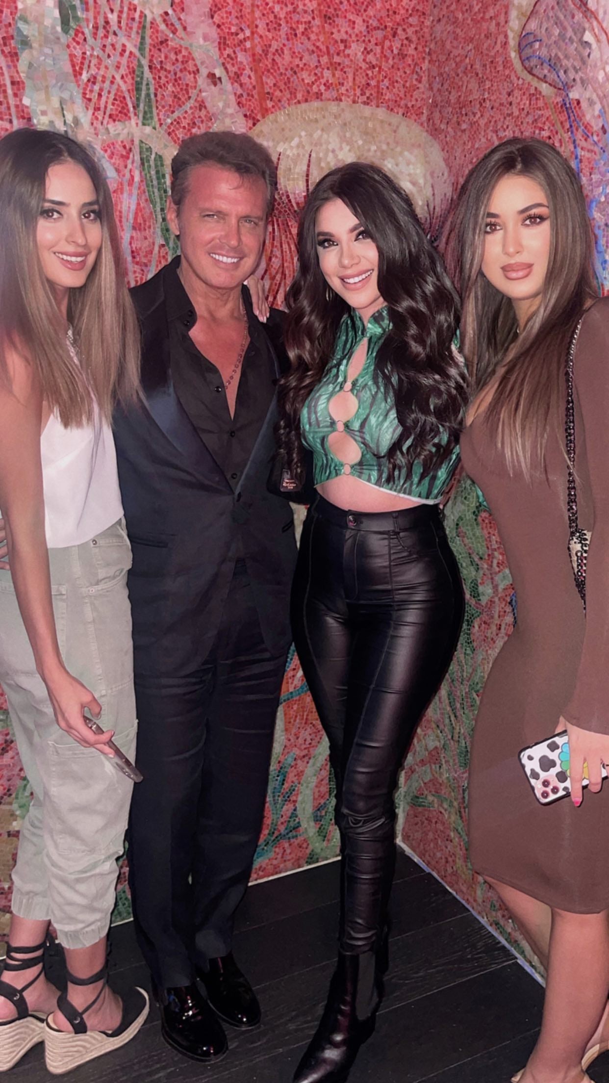Luis Miguel se deja ver con influencers