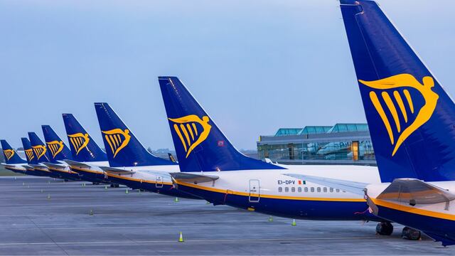 Ryanair, aerolínea irlandesa de bajo costo