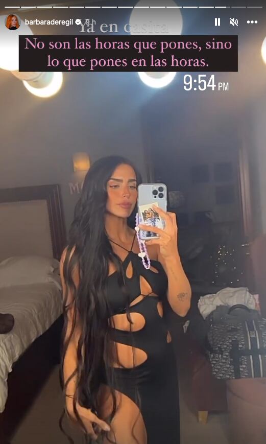Bárbara de Regil explica que solo fue a los premios GQ a tomarse fotos.