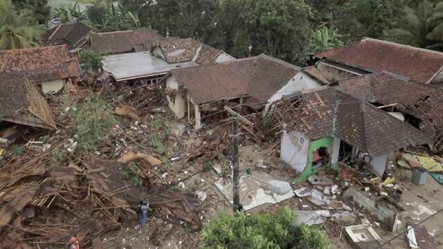 Casas destrozadas en Sunda