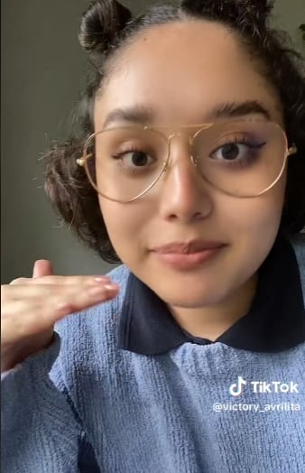 Joven contando en TikTok tragedia viral cuando fue arrastrada por la lluvia