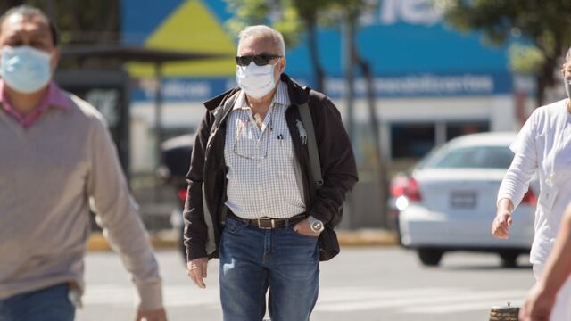 Adultos mayores deben registrarse para la vacuna