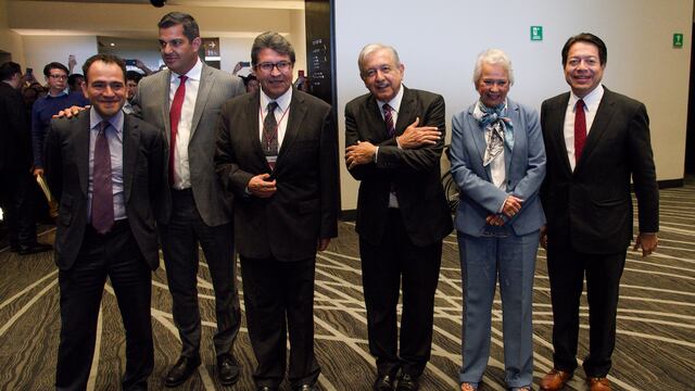 El presidente AMLO asistió junto con miembros de su gabinete a la reunión plenaria de legisladores federales de Morena.