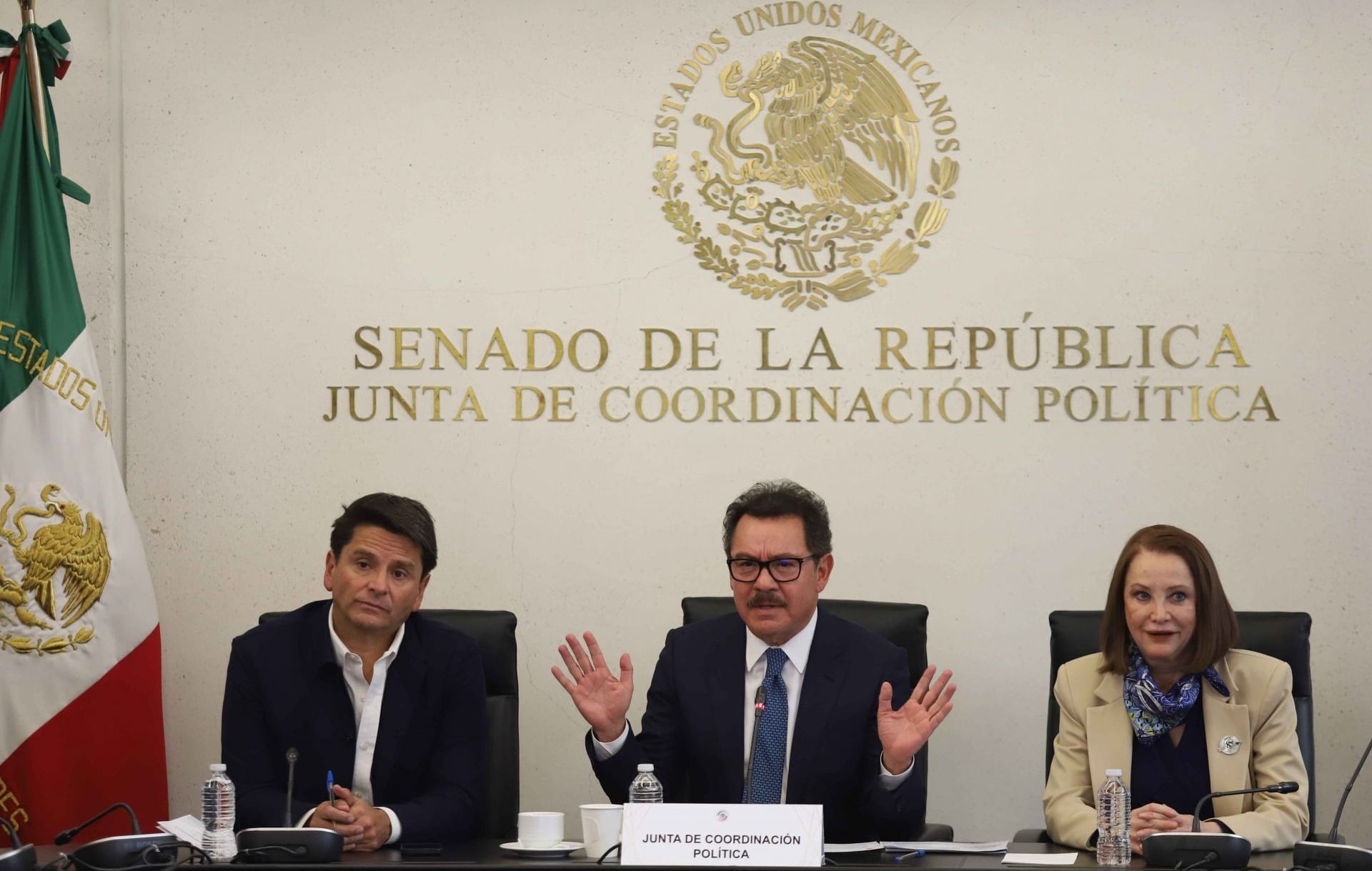 Ignacio Mier, titular de la Jucopo, en conferencia con Laura Itzel Castillo, presidenta del Senado de la República