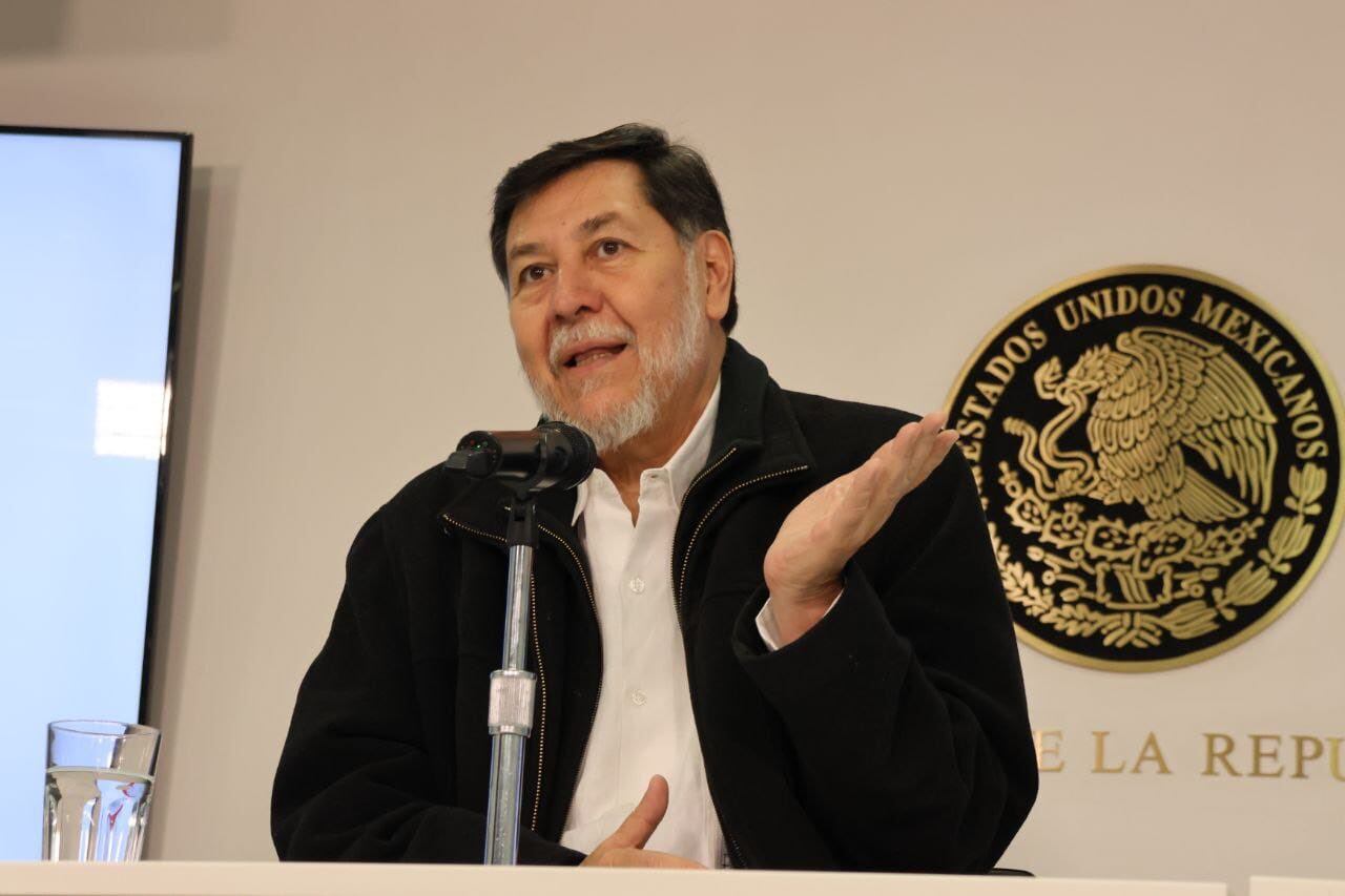 Gerardo Fernández Noroña denuncia que le robaron paquete de carne en el AICM