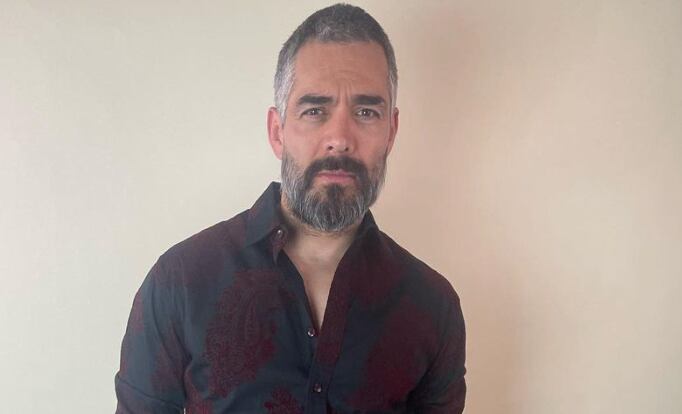 Omar chaparro cautiva con su nuevo look y ya le encontraron parecido