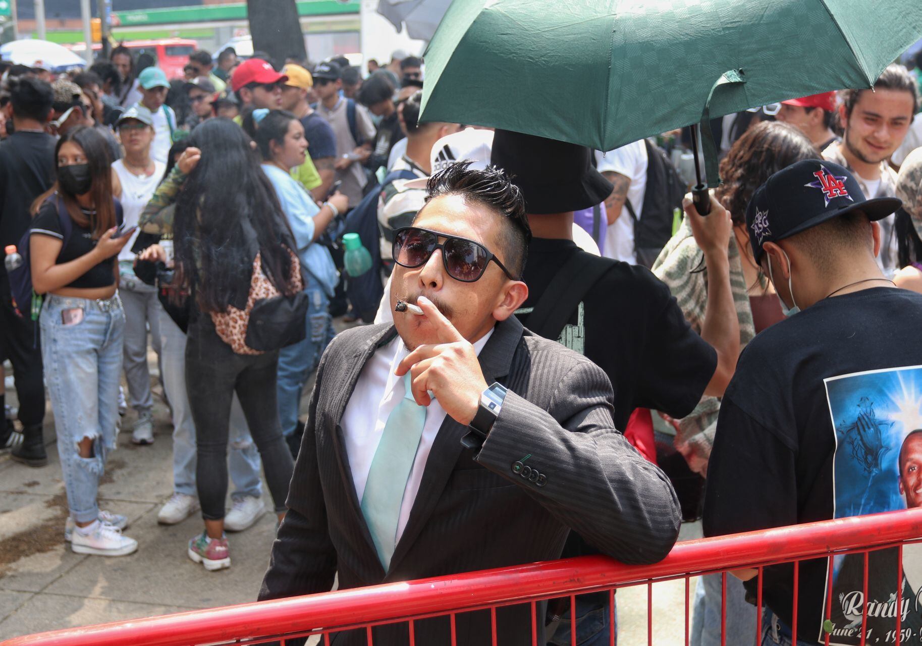 Festival 420 afuera del Senado