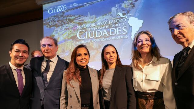 Ana Paty Peralta en presentación del Foro Iberoamericano de Ciudades