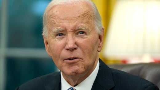 Joe Biden reapareció tras su diagnostico de cáncer y así se le vio