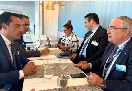 Mauricio Vila Dosal promueve ventajas de invertir en Yucatán dentro de Feria Aeronáutica Internacional de Farnborough
