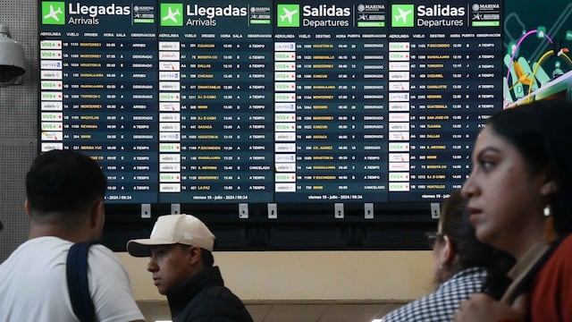 Usuarios de la Terminal 1 del Aeropuerto Internacional de la Ciudad de México