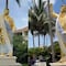 Así luce la estatua dorada de Donald Trump en Mar-a-Lago