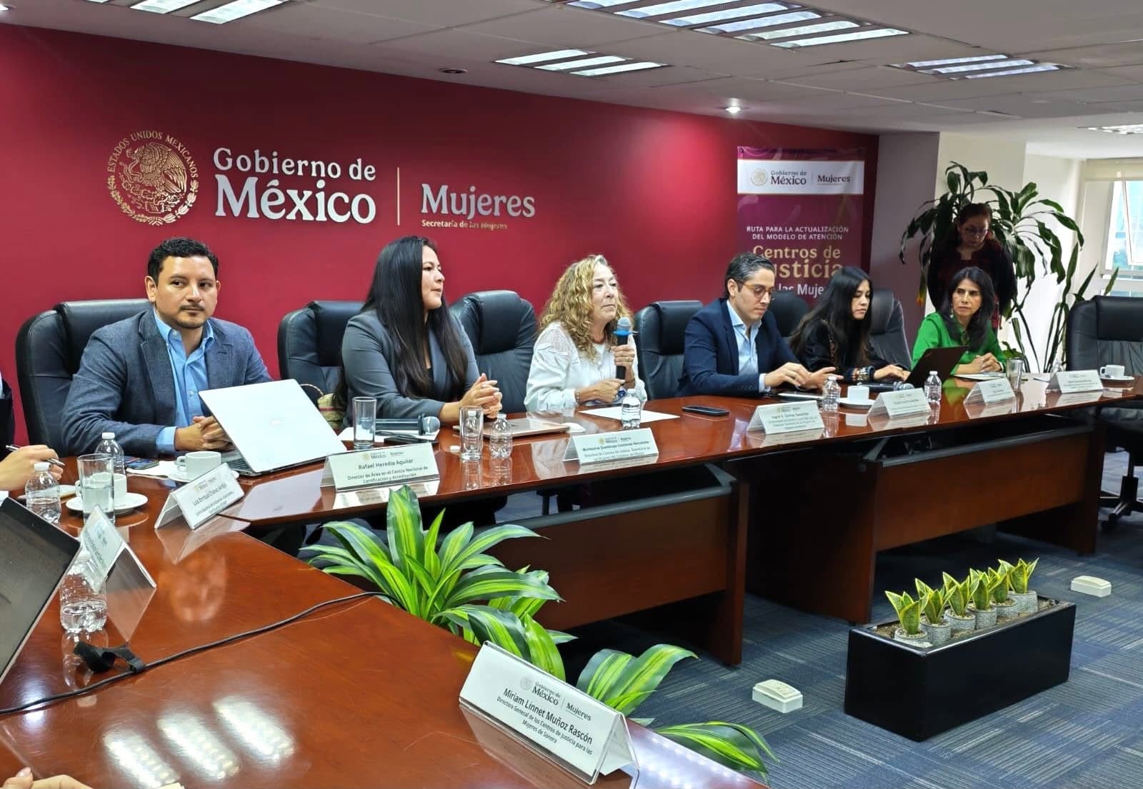 La Secretaría de las Mujeres e Igualdad Sustantiva (Semujeres) participó en la actualización de la Ruta Integral de Atención y Protección a las Mujeres.