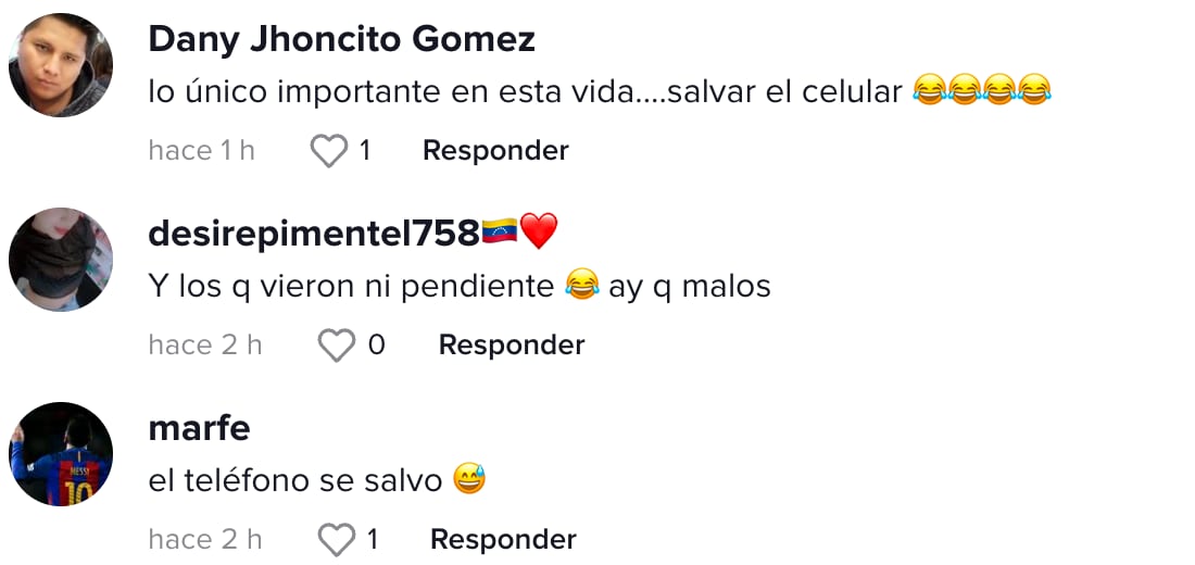 Señora se robó la atención de la boda; TikTok se preocupa por su celular