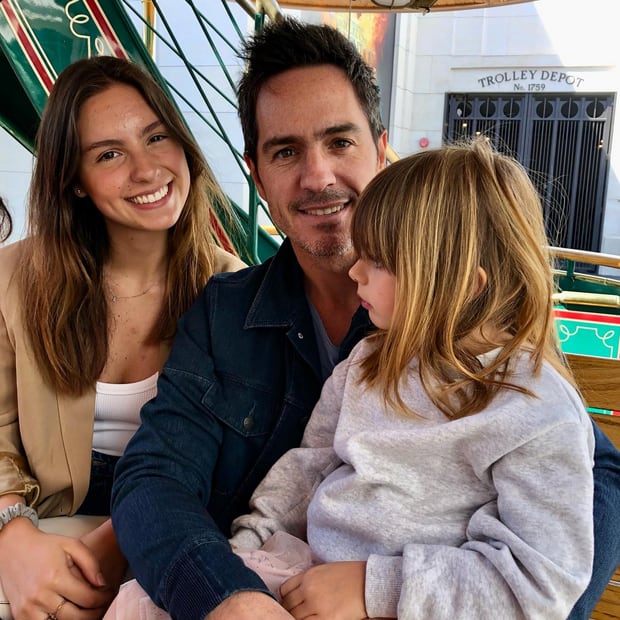 Mauricio Ochmann e hijas