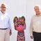 AMLO presume un colorido alebrije durante su visita a Nayarit