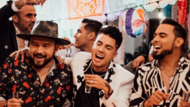 Mario Bautista y El Recodo.