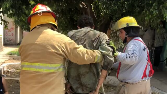 Juan José rescatado de la alcantarilla