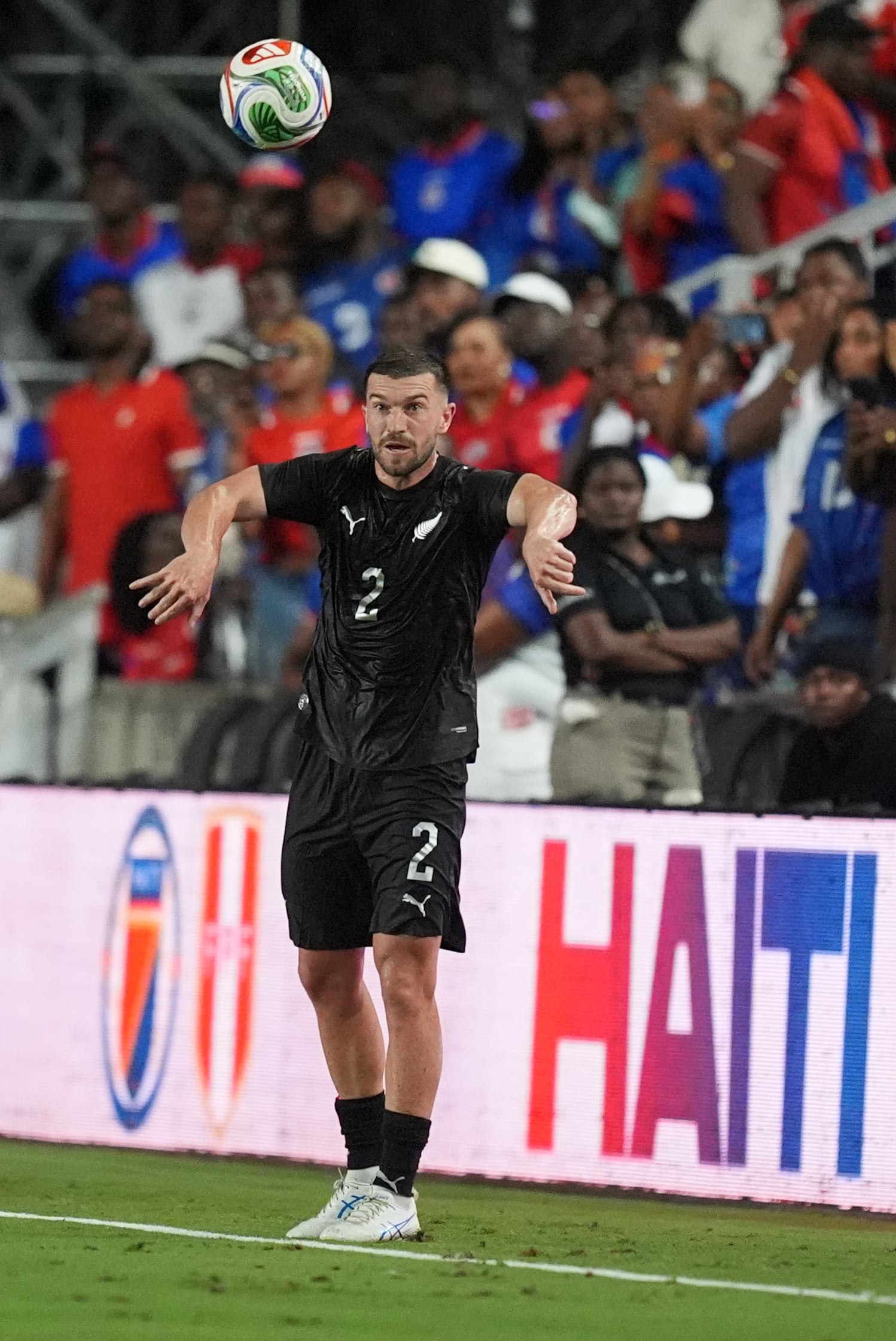 Tim Payne: de ser el futbolista más desconocido del Mundial a debutar como una estrella.