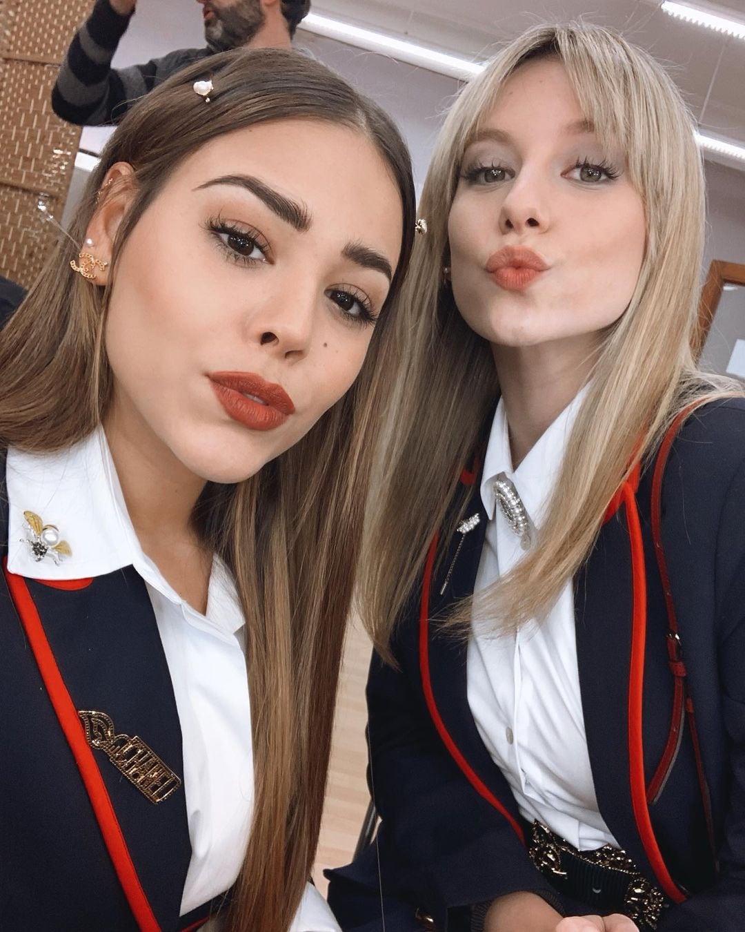 Danna Paola y Ester Expósito