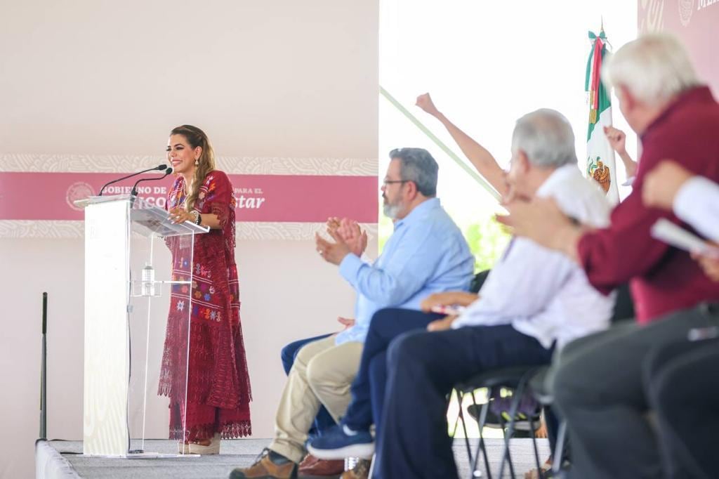 Evelyn Salgado y AMLO