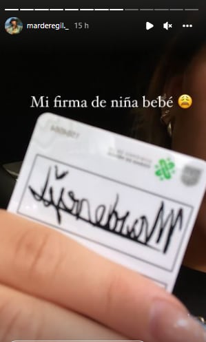Hija de Bárbara de Regil acude a sacar su licencia de manejo.