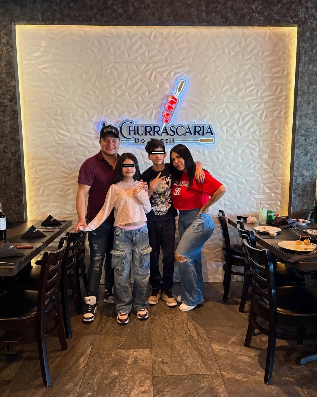 Rafa González de Los Recoditos con Fernanda Redondo y sus hijos.