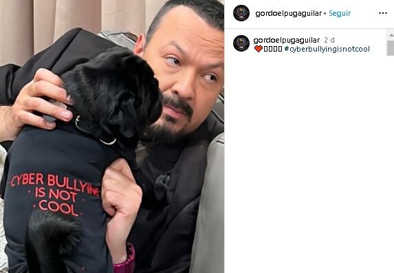 Pepe Aguilar manda mensaje a haters de Ángela Aguilar usando a su perro.