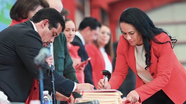 Alejandra del Moral se registra como precandidata al gobierno del Edomex