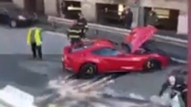 Ferrari deestruido.