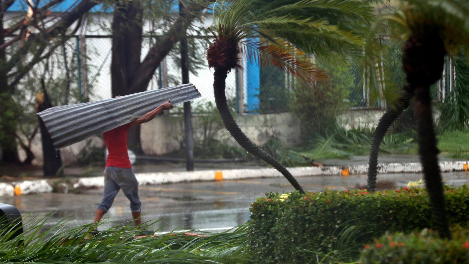 Huracán Melissa se acerca a Bermudas con fuerza de categoría 2
