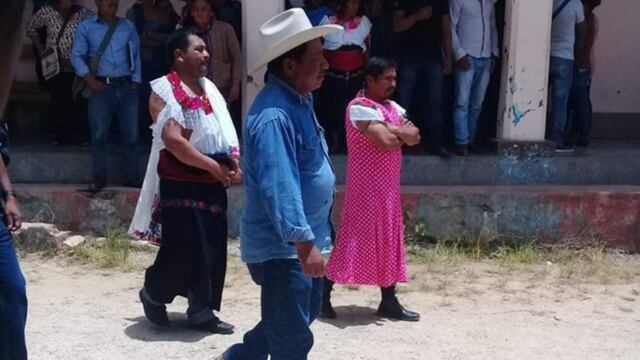Javier Sebastián Jiménez Sántiz fue vestido de mujer y obligado a desfilar en las calles.