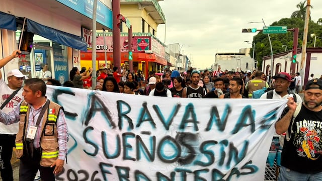 Caravana migrante “Sueños sin Fronteras” parte de Tapachula rumbo a CDMX