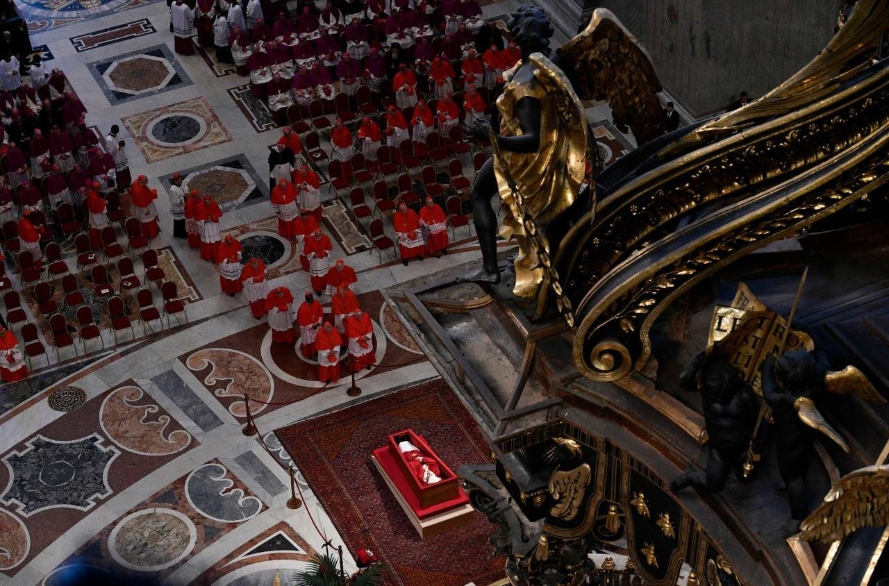 Cuerpo del Papa Francisco en a la Basílica de San Pedro
