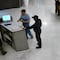 Esto pasó con el guardia que no defendió a la recepcionista de Octavio Cortés Jiménez