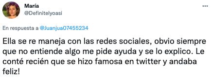 Abuela orgullosa de su nieta