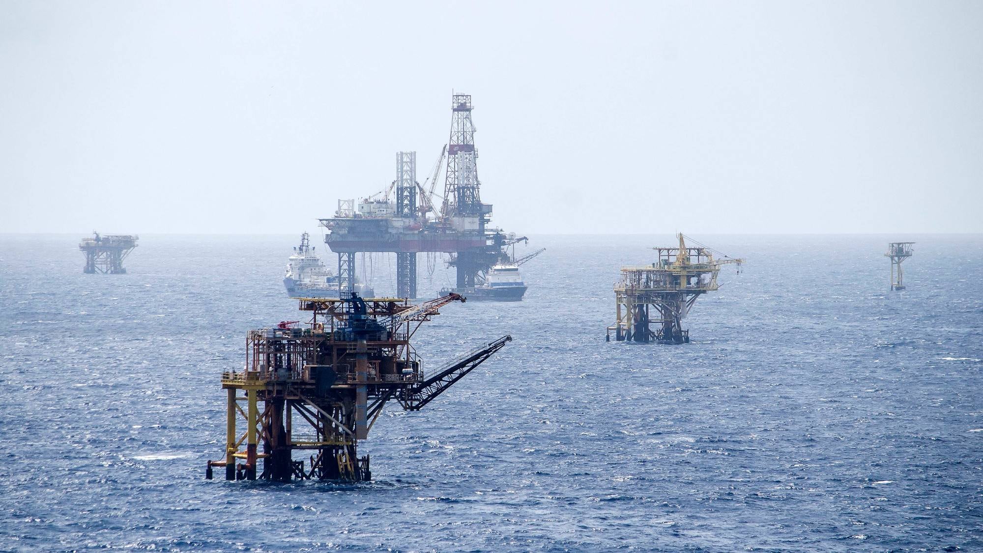 Plataformas petroleras en Campeche.