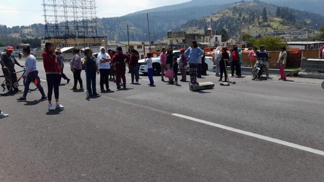 Bloqueo en carretera México-Puebla