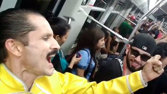 Imitador de Freddie Mercury en el Metro