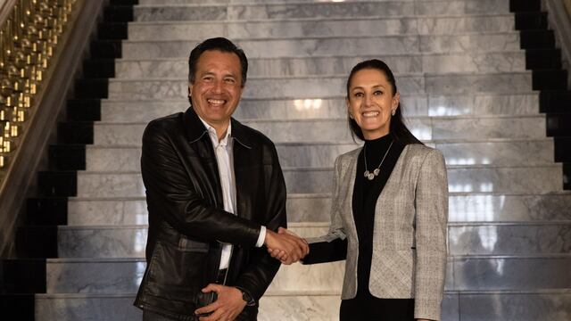 Cuitláhuac García, gobernador de Veracruz, y Claudia Sheinbaum, Jefa de Gobierno, encabezaron la firma de colaboración entre ambas entidades.