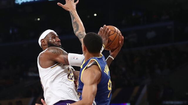 LeBron se lució ante los Warriors