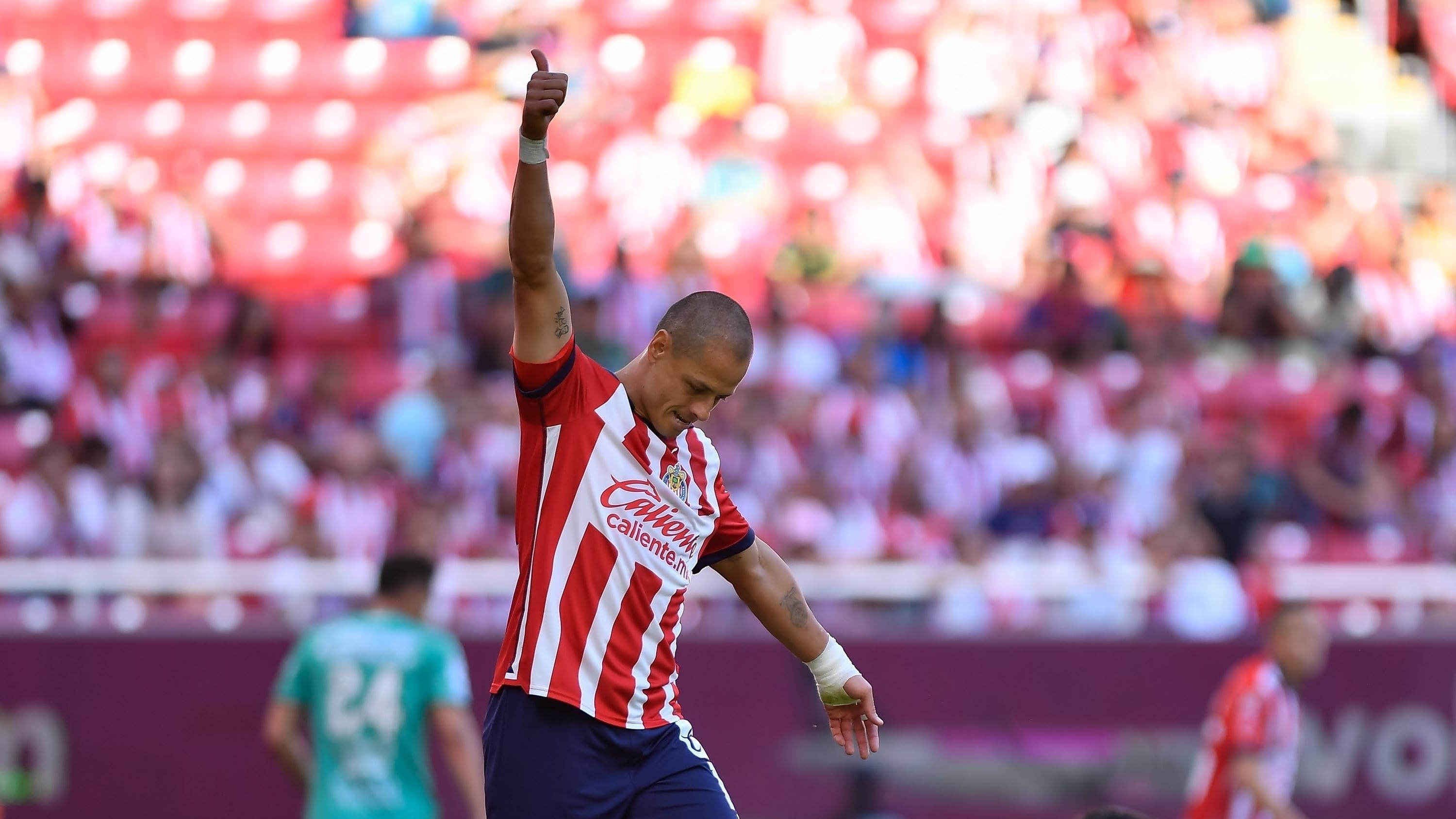 Chicharito Hernández,  durante la derrota de Chivas sobre León.