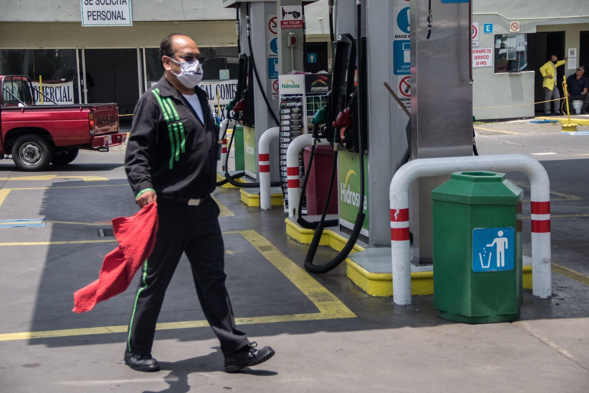 Trabajador de gasolinera
