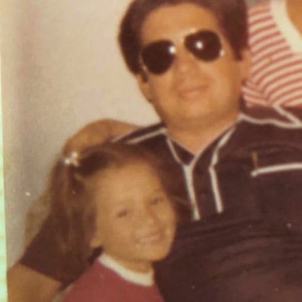 Yolanda Andrade y su papá, Rolando Andrade.