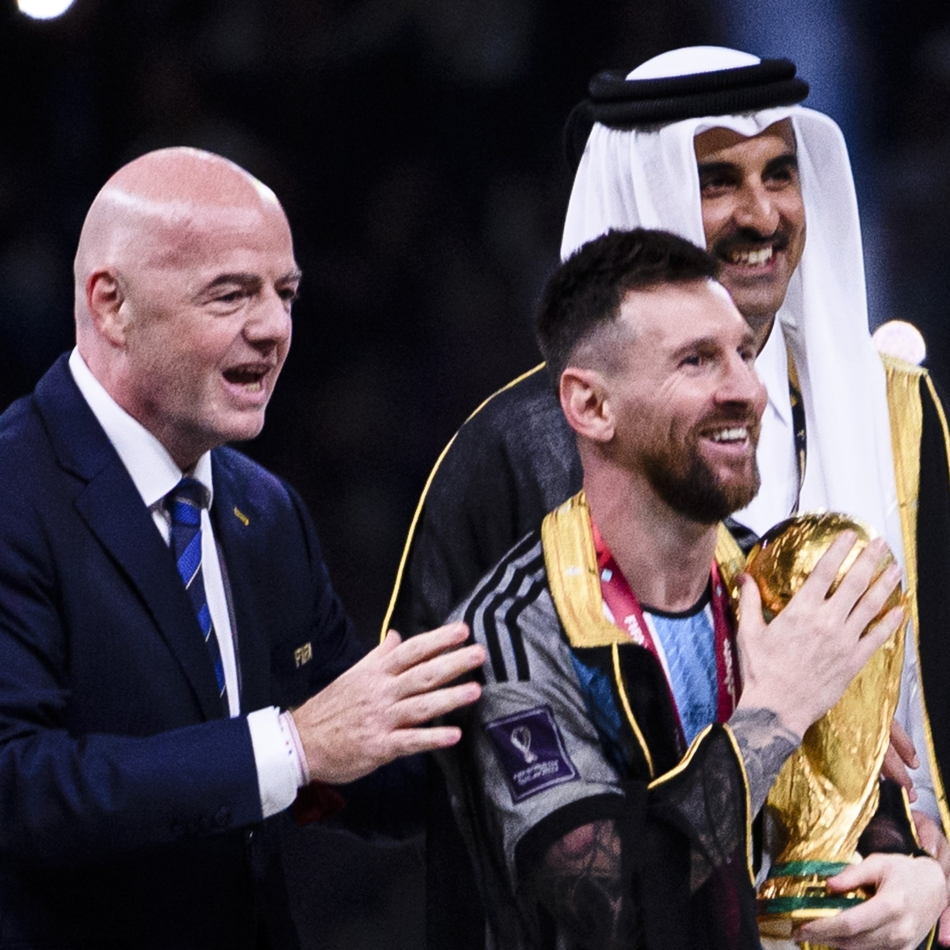 La verdad detrás de la foto viral donde Messi aparece “amañando” el Mundial de Qatar 2022