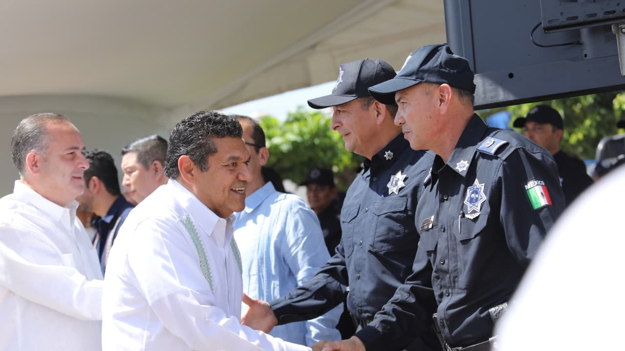 Javier May pone en marcha la Guardia Estatal y entrega 45 patrullas en Tabasco