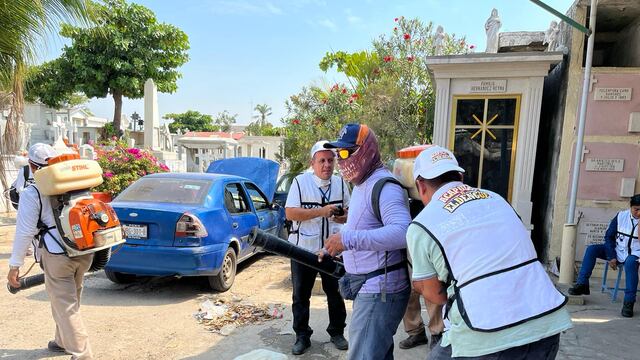 Acapulco realiza labores de fumigación  en panteón Las Cruces